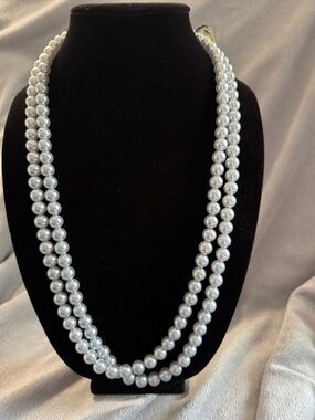 Vintage Carol Dauplaise Single Strand Light Gray Faux Pearls NWT